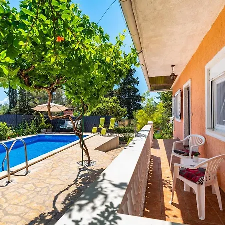 Beautiful In W/ Outdoor Swimming Pool And 2 Bedrooms * Zadar