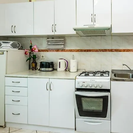 Beautiful In W/ Outdoor Swimming Pool And 2 Bedrooms Vikendica *
